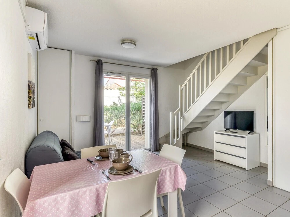 Flat With Wellness & 3km to Beach