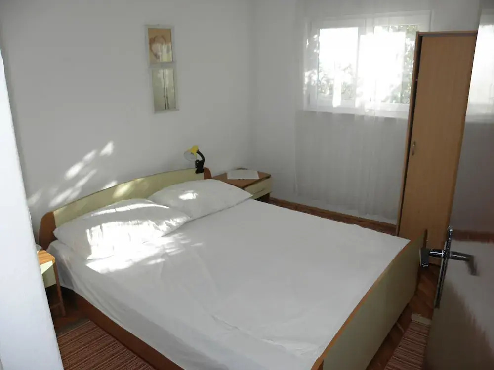 Teo - 8m From the sea & Parking - A2 Bijeli