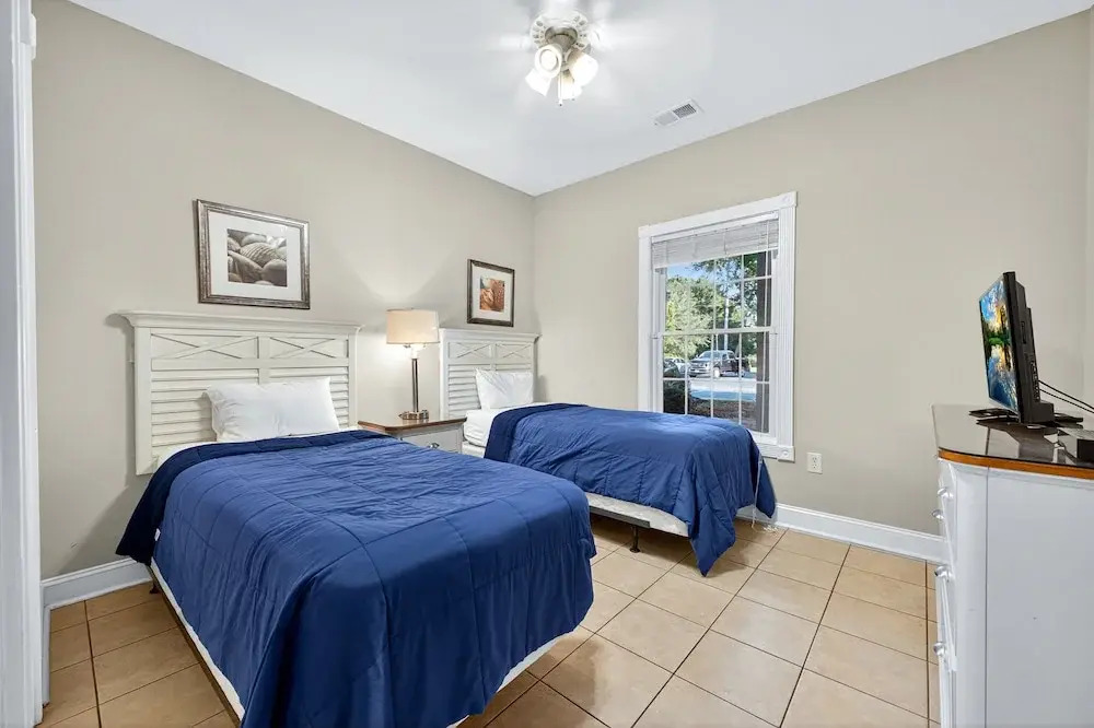 Magnolia Pointe Luster Leaf 4809-102