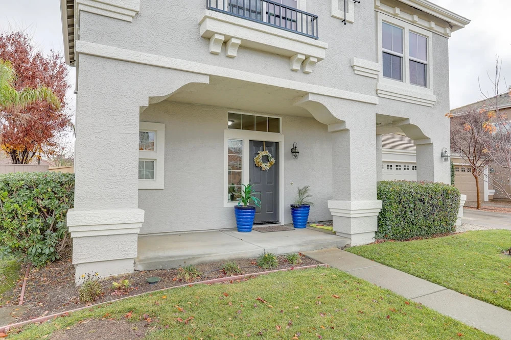 Modern California Escape Near Kayaking & Downtown!