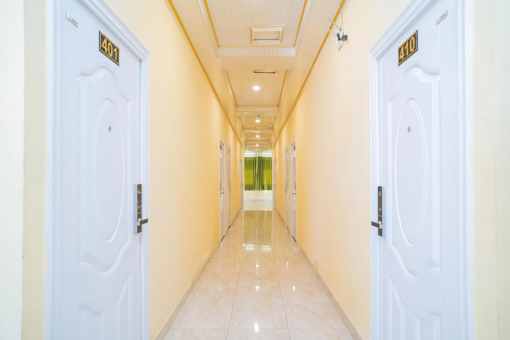 RedDoorz Plus Syariah near Pasar Turi