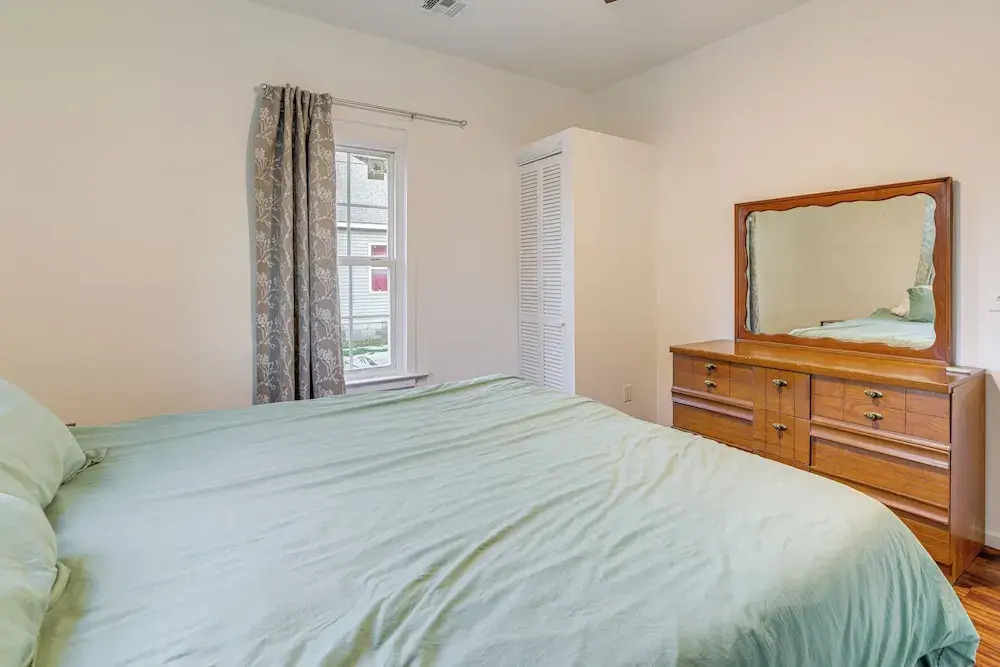 Stroll to Main St Eats! Pet-friendly Joplin Escape