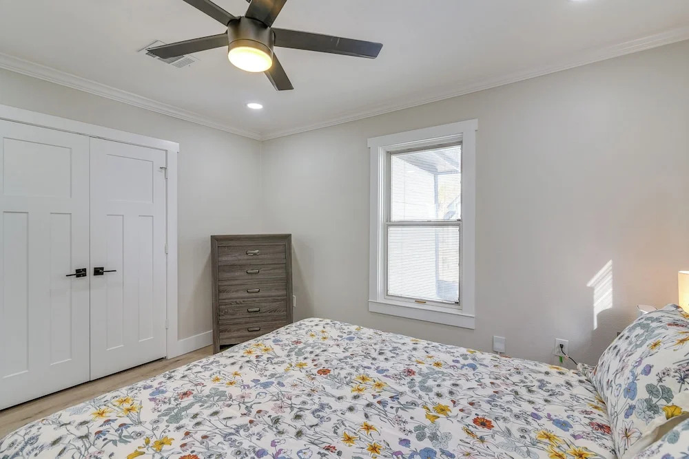 2-unit Houston Getaway Near NRG & Hermann Park