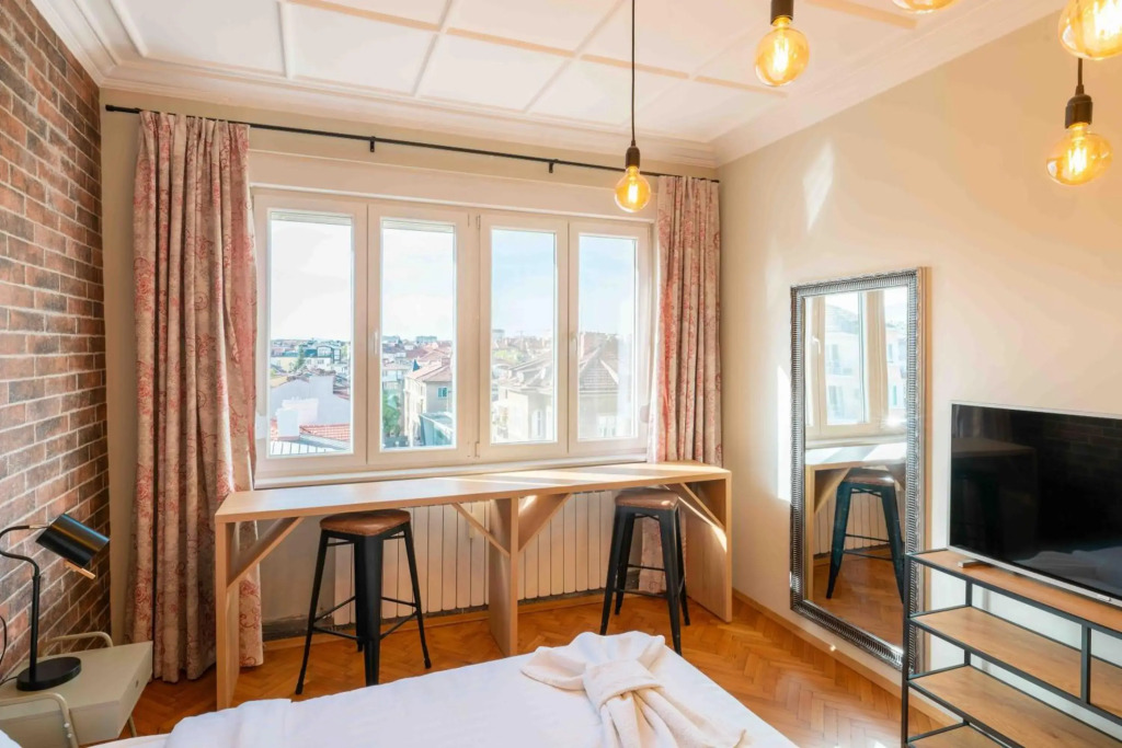 The Heart of the City Center Luxury Apartment 1