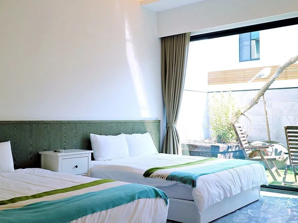 SUN-LIGHT-B&B