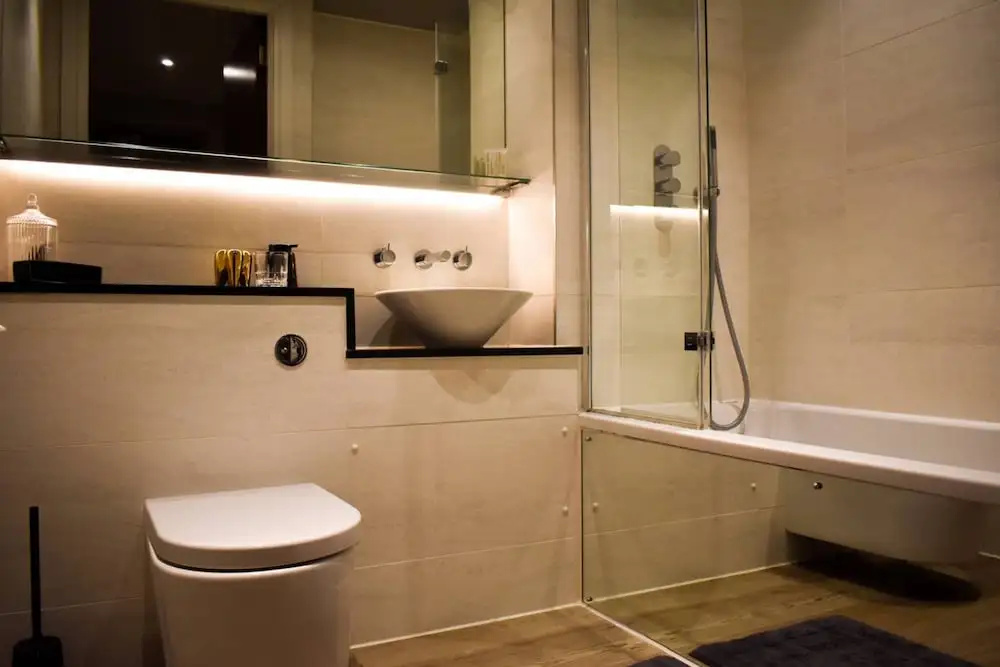 Modern 1 Bedroom Apartment With Balcony By Preston Park
