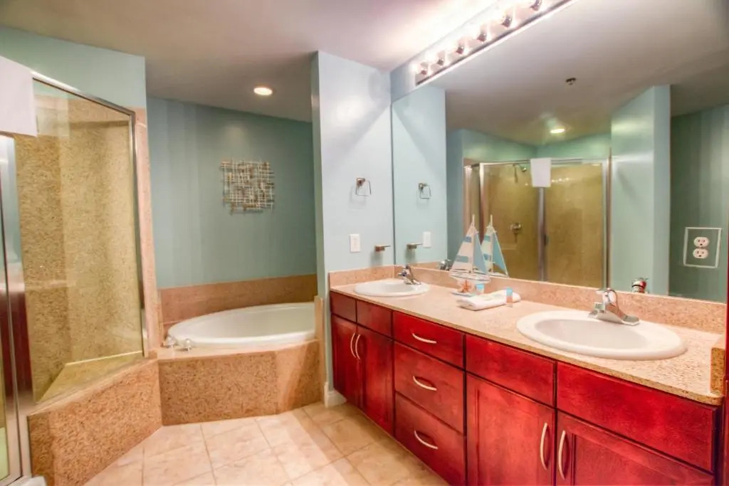 3 BD Laketown Wharf 1038- Best Amenities
