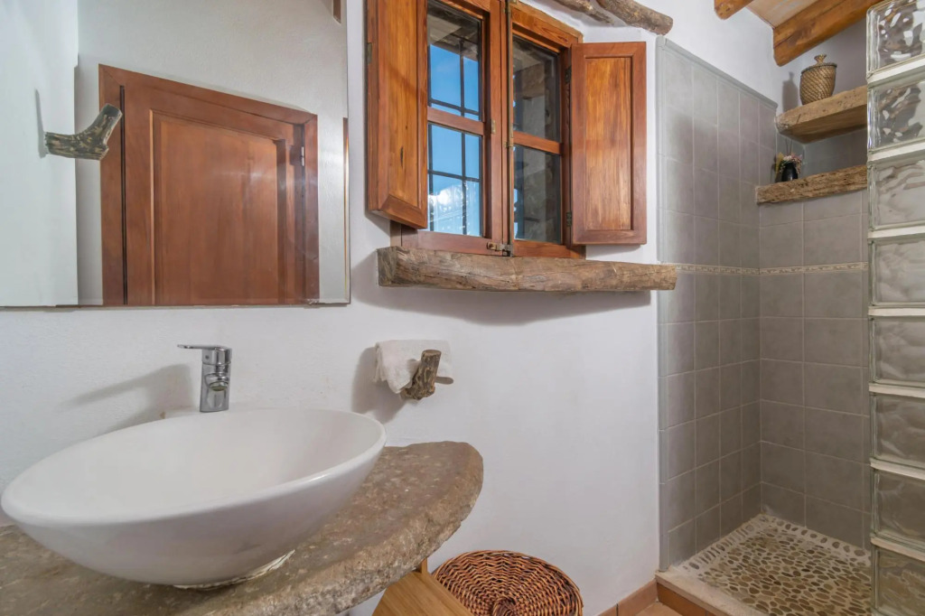 CAN GREVER - Charming country house with private pool. Ideal for couples. Free WIFI.