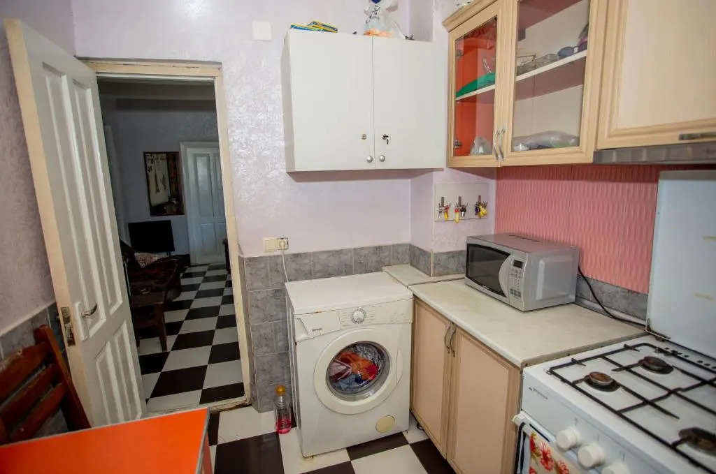 Hostel California
