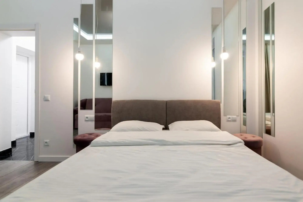 LEOGRAND Apartment on B Khmelnytskogo 27a