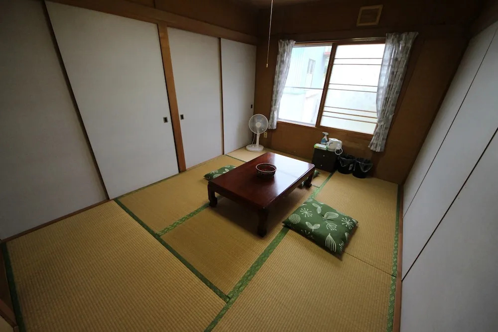 Kitayuzawa Onsen Town Guesthouse Yamada
