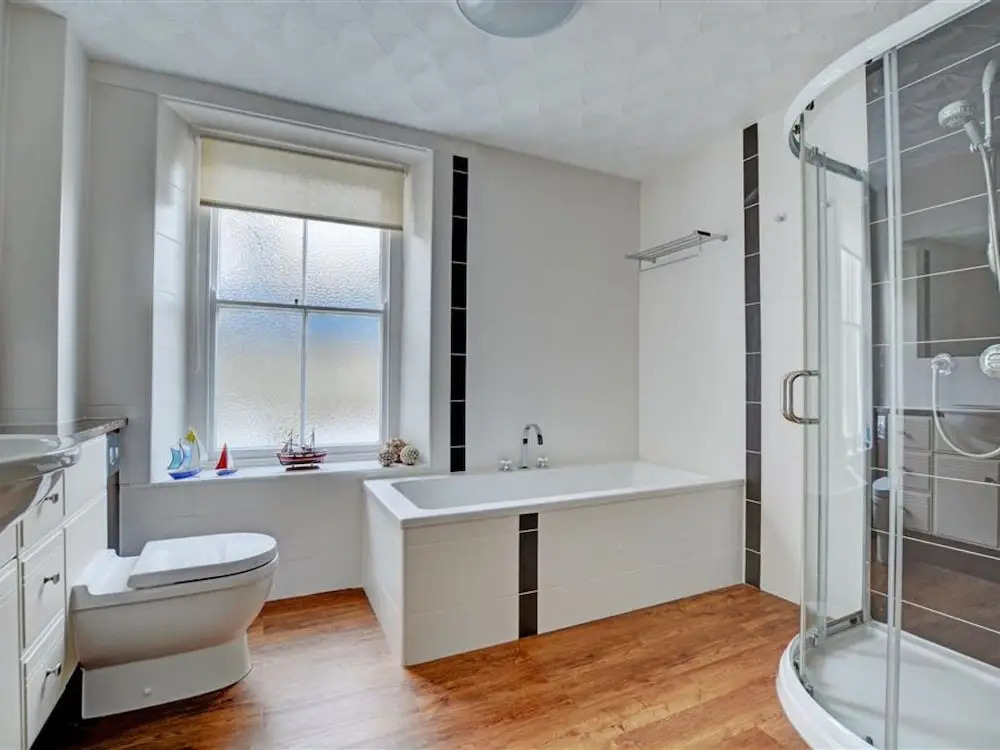Nice Holiday Home in the Beautiful, Hilly Looe, Near the Sandy Beach