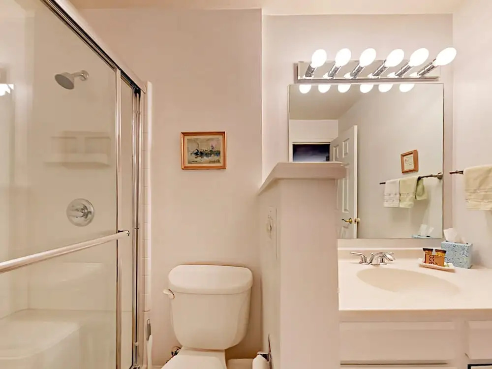 Upper Woodbridge #14-AB - 2 Br Condo