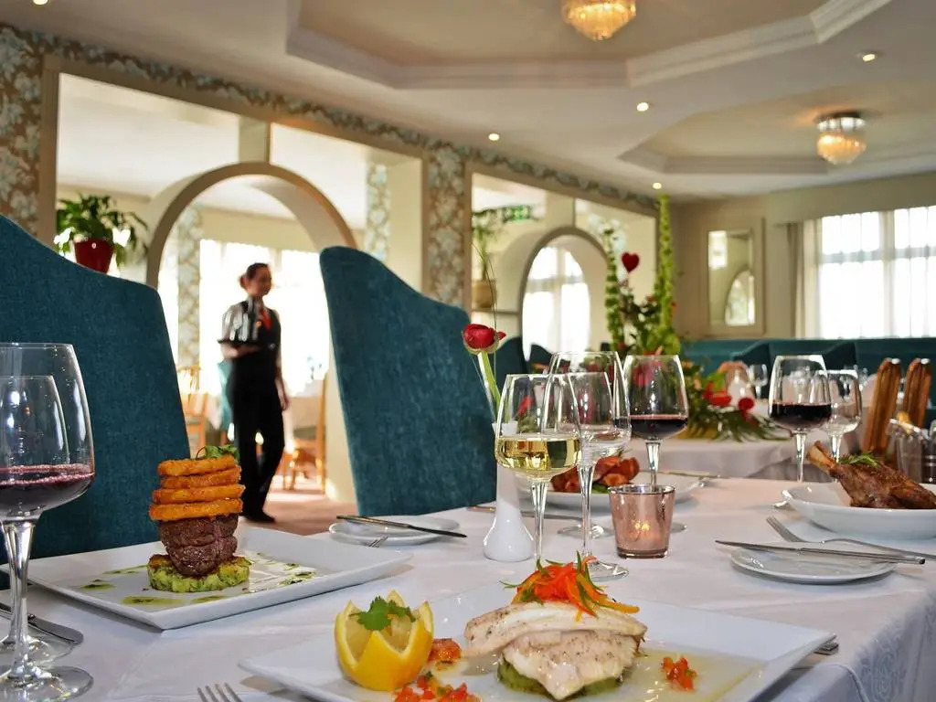 Flannerys Hotel