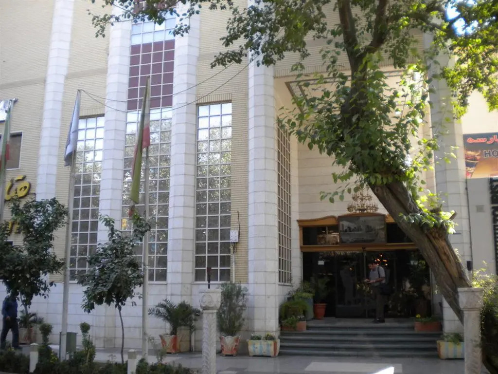 Shiraz Parseh Hotel