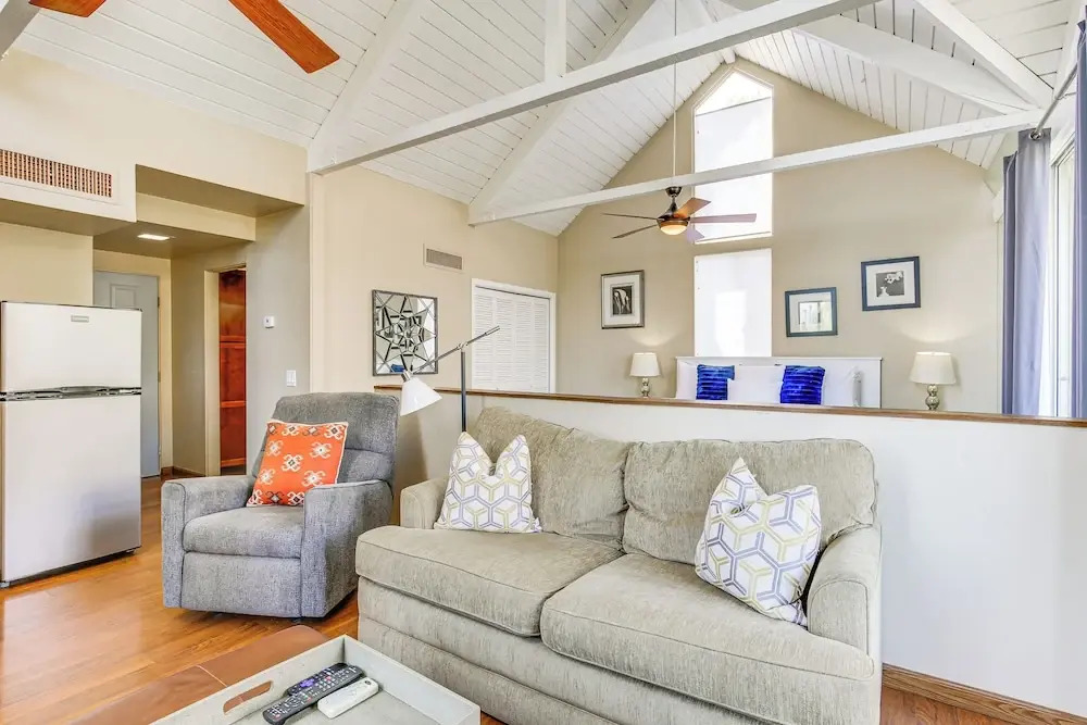 Balcony & Views: Pet-friendly Indian Wells Unit