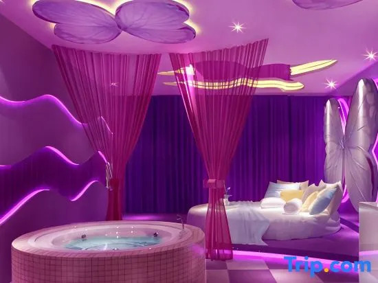 Love Me Couples' Theme Hotel
