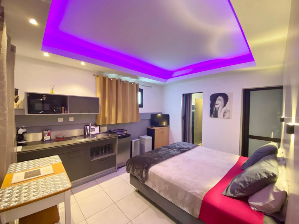 Hostal 170 Room 14 Service Appartement