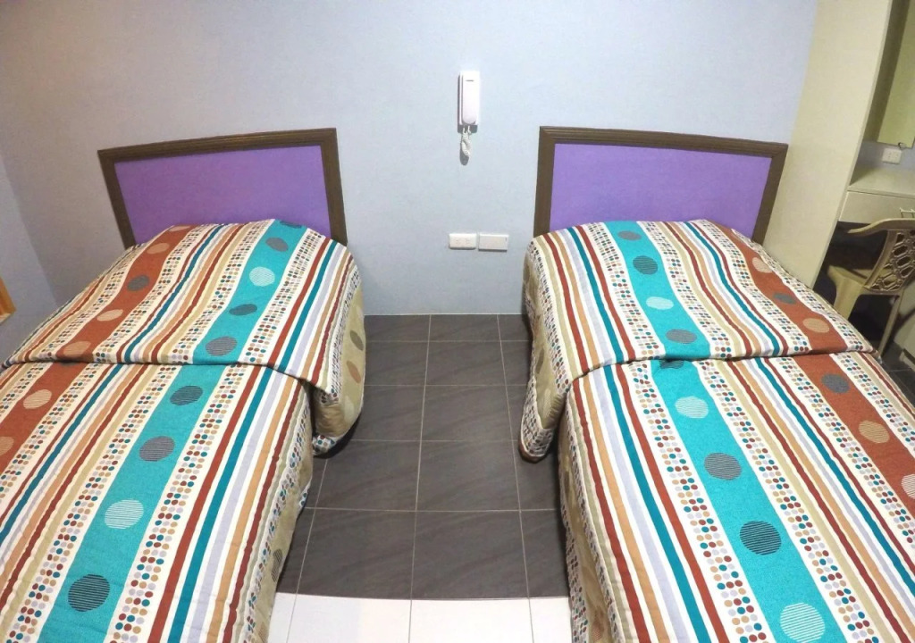 Bridge Way Hotel