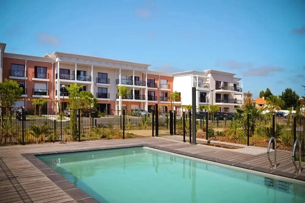 Coastal Stay With Pool in La Baule