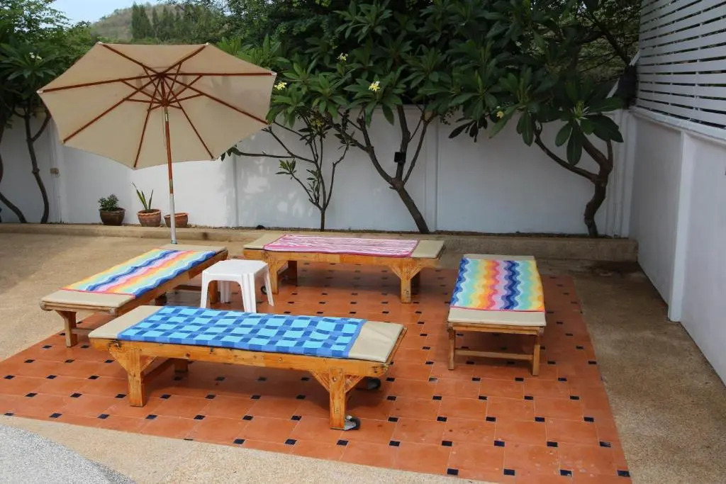 4 bedroom villa- sleeps 8