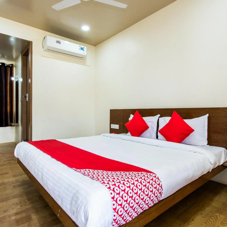 OYO 11929 Hotel Ridhi Sidhi