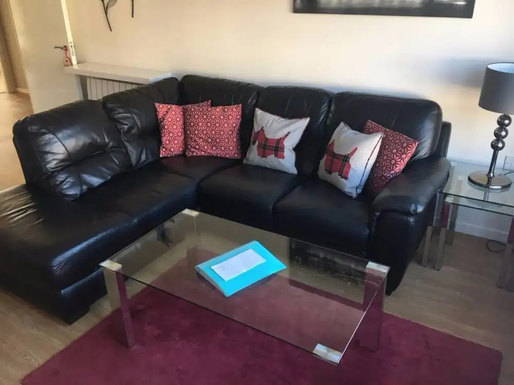 3 Bedroom Flat Near City Centre With Parking