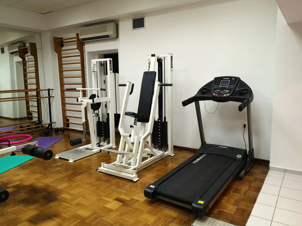 Elmi Beach Hotel & Suites