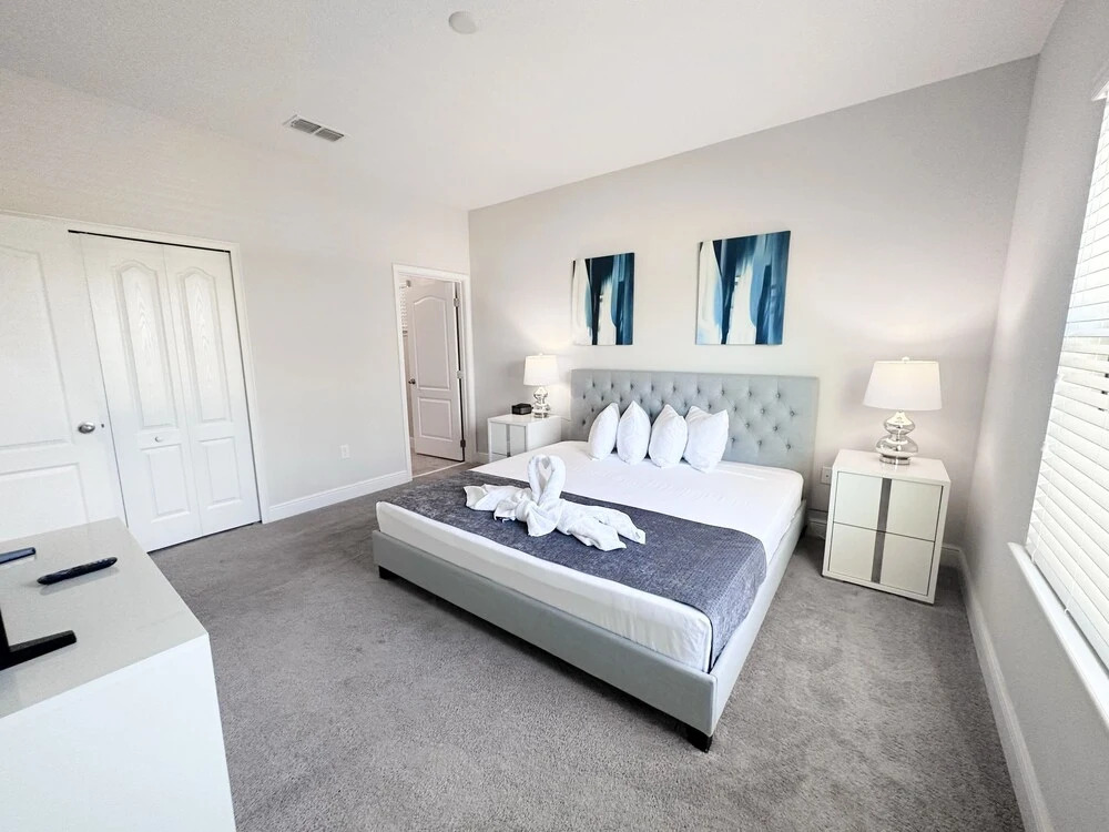 Balmoral Resort-179mm 4 Bedroom Home by RedAwning
