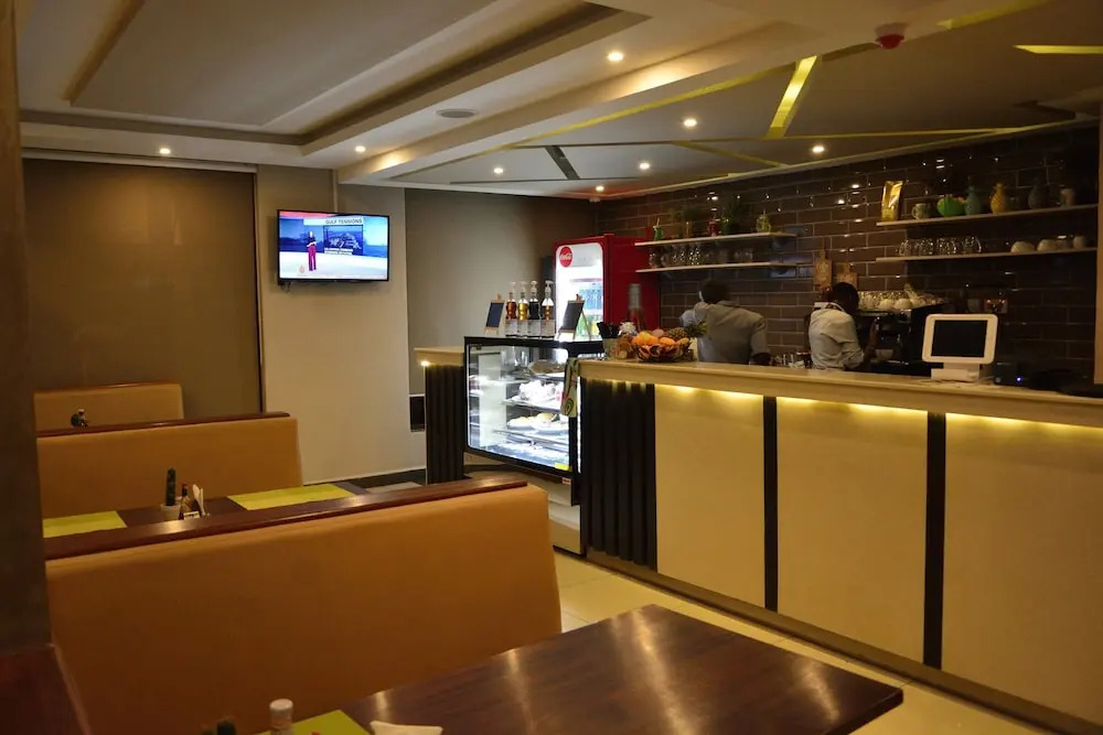 Razana Hotel