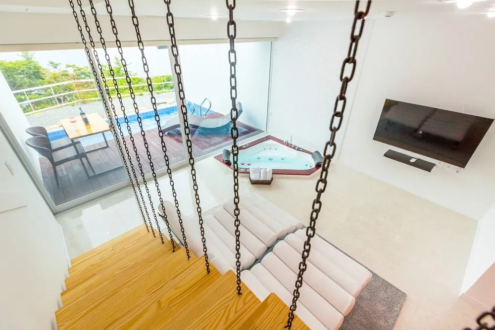 Geoje Star Marine Pool Villa Pension - V