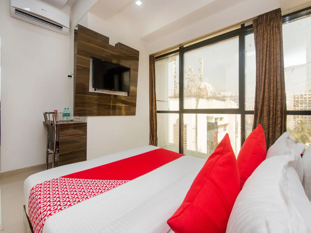 Capital O 12043 Hotel Konak