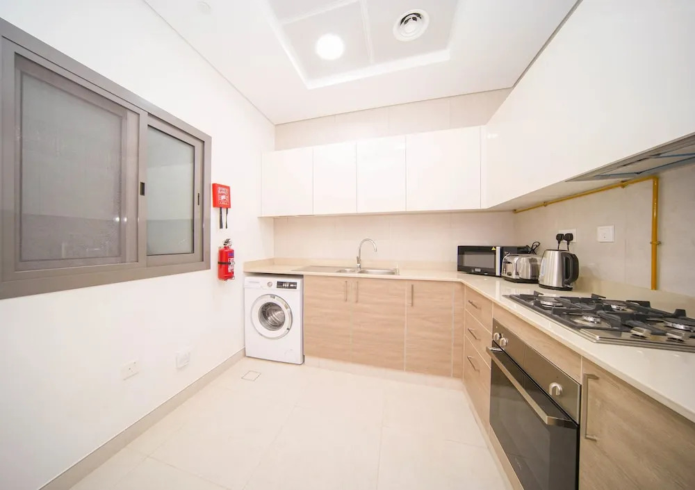 Business Bay 1BR Canal View Rooftop Pool - 360 vacation