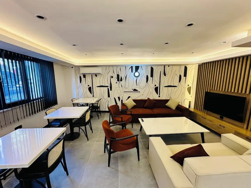 Rose Point Residence