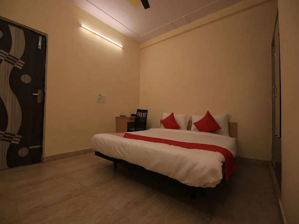 OYO Flagship 30350 New Residency Sector 17 Rohini