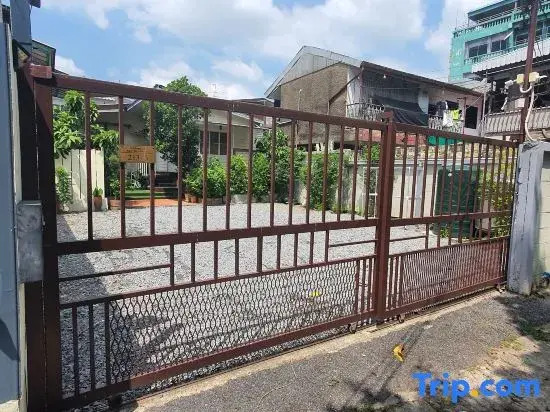 Chao phraya riverfront house Baan Rimphraya