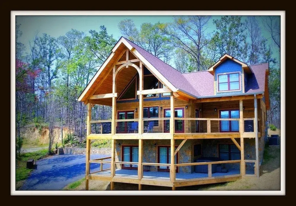 Five Bears Den 3 Bedrooms 3.5 Bathrooms Cabin