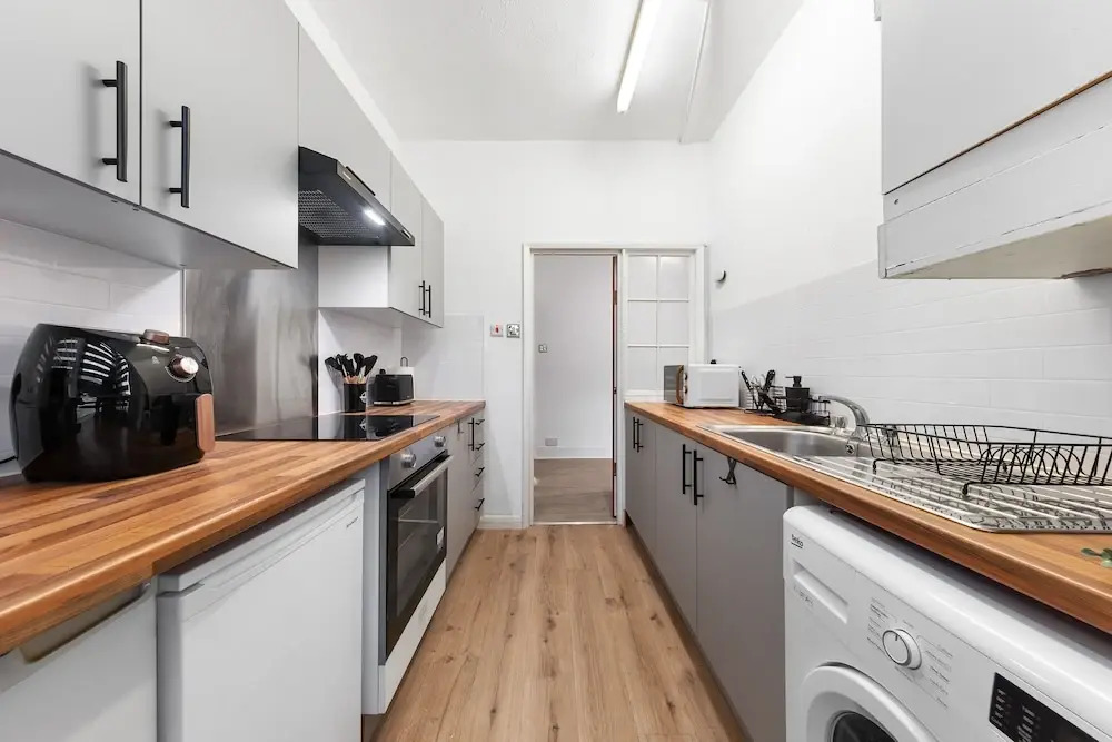 Elegant 1 Bdr Flat in Goodmayes w Free Parking
