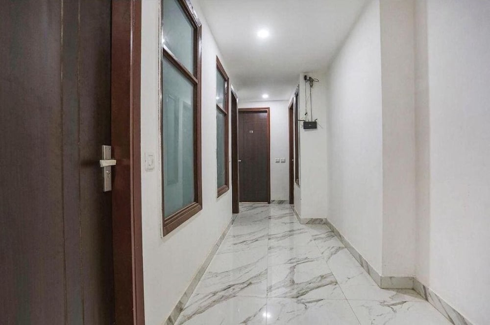 hotel aiims 20 four 7