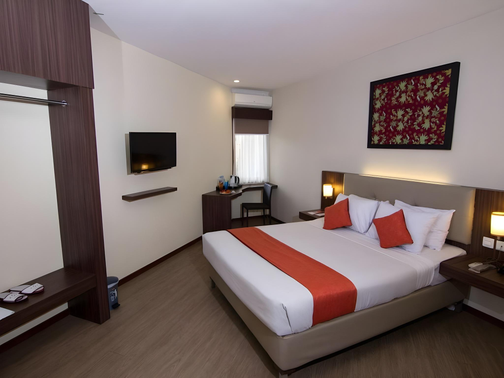 Tuwuh Hotel at Kayutangan