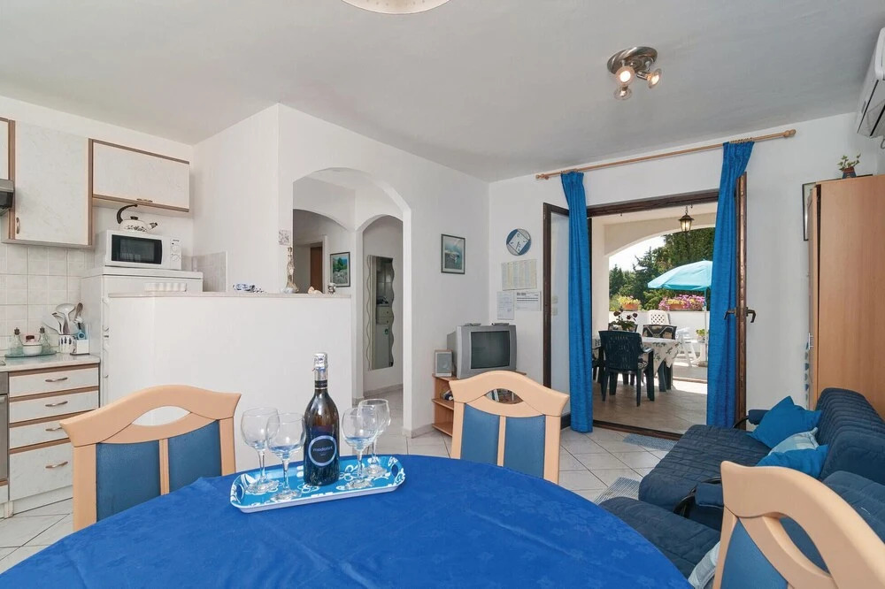 Awesome Apartment in Supetar With 2 Bedrooms and Wifi