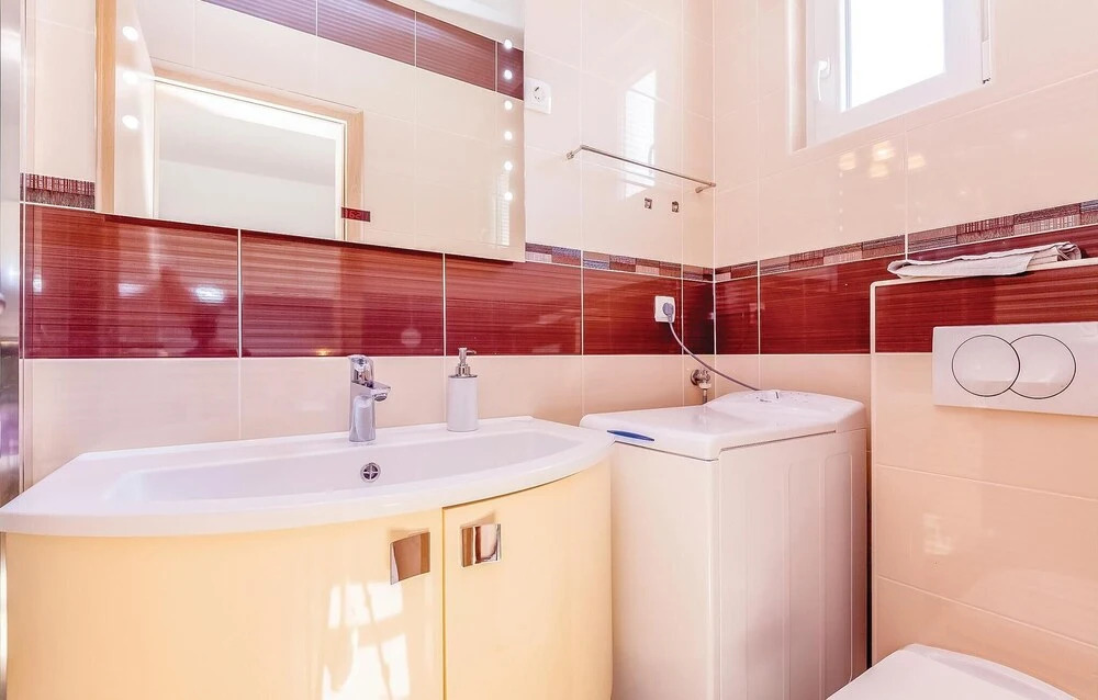 Stunning Home in Novi Vinodolski With Wifi and 2 Bedrooms