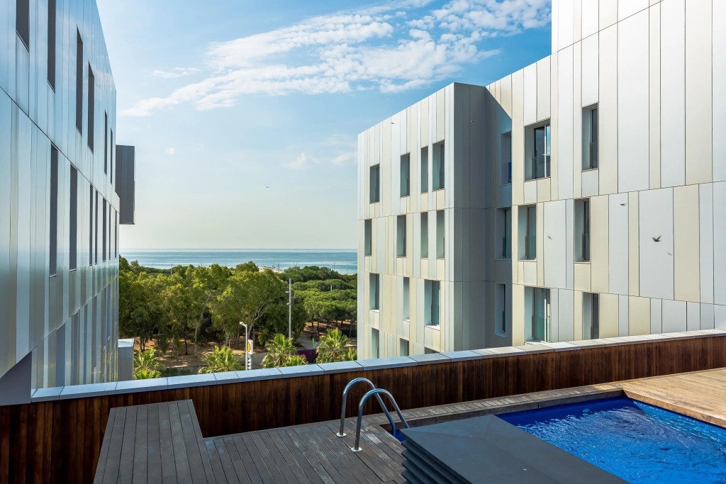 1 BR Rambla Suite & 2 Pools Rooftop Terrace Sea View - HOA 42152