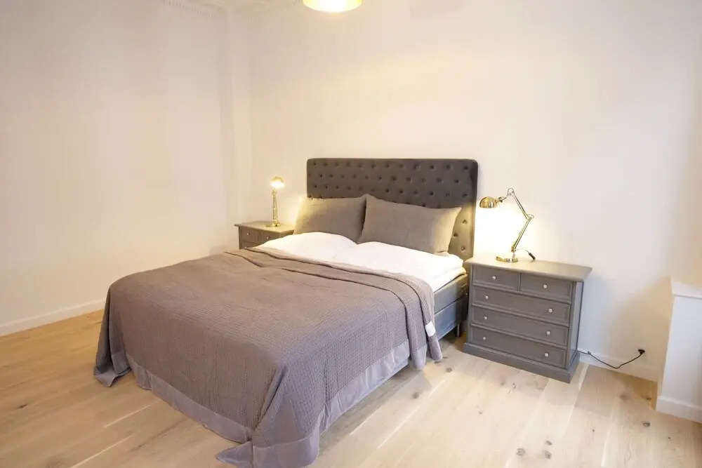Sanders King - Smart 4-bdr Apt in City Center
