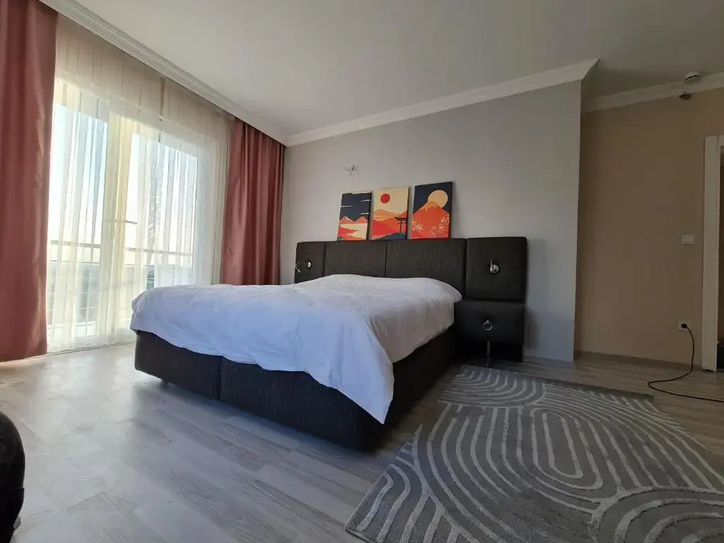 Smart Airport Hotel