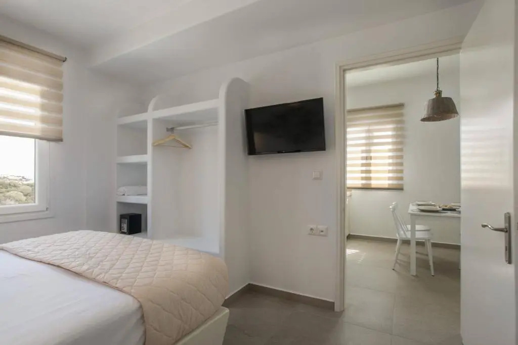 Phoenicia Naxos