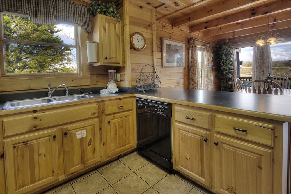 Blackberry Lodge 402 - Four Bedroom Cabin