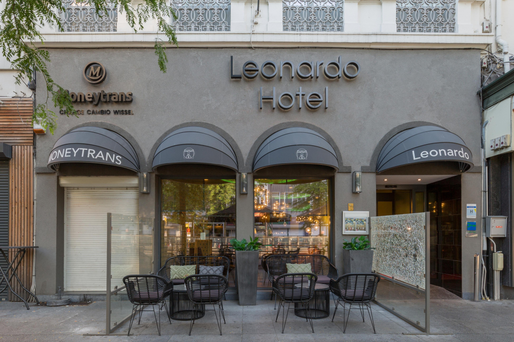 Отель Leonardo Antwerpen