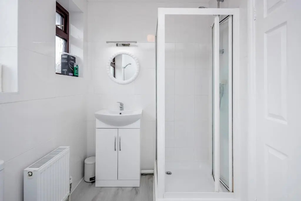 3br-sleeps5-parking-garden-accesstolondon