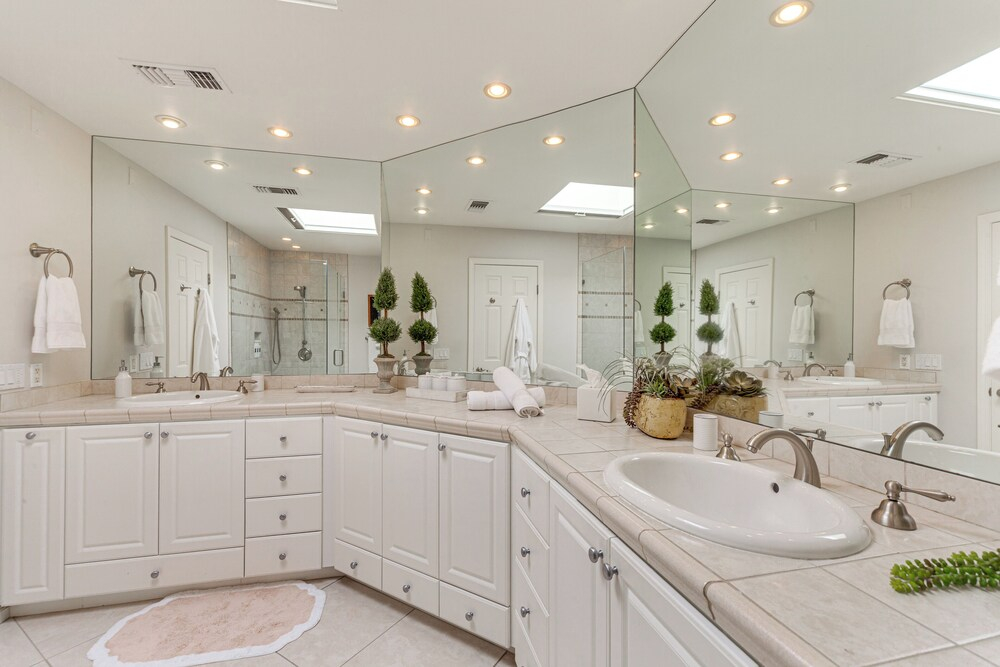 11 Mi to Coachella: Palm Desert Gem w/ Pool Access